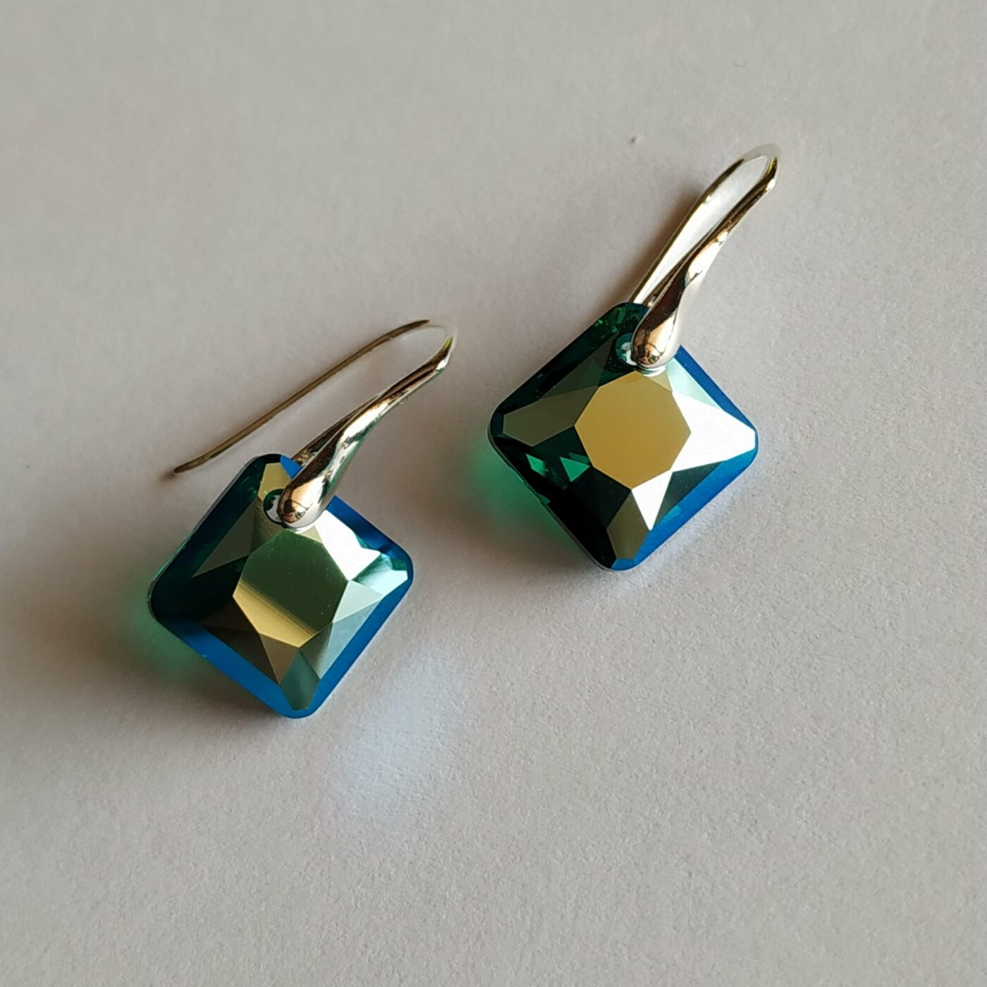 Pendientes Princess Cut Emerald Shimer Gancho - Imagen 2