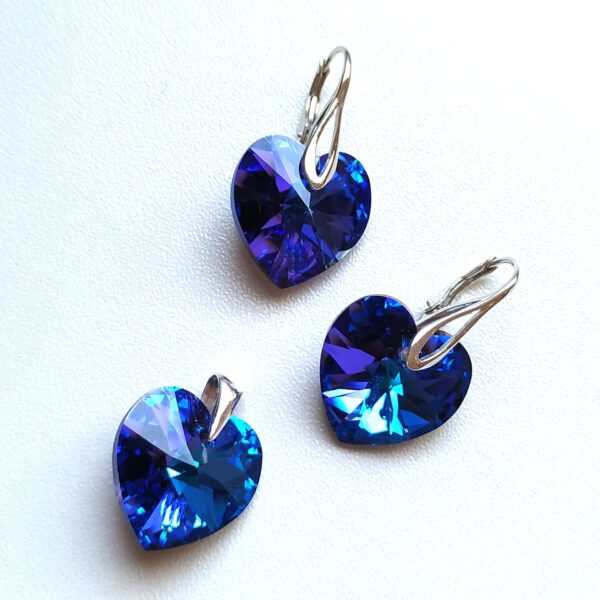 Conjunto Corazón Azul-Heliotrope formado por pendientes y colgante
