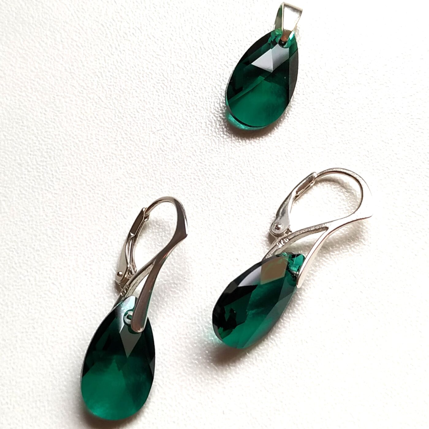 Conjunto Lagrima Emerald 16