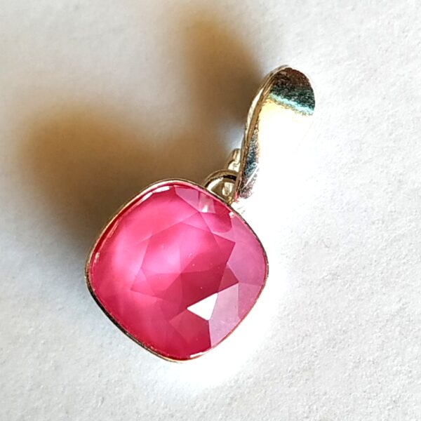 Colgante Cuadrado Presion Peony Pink