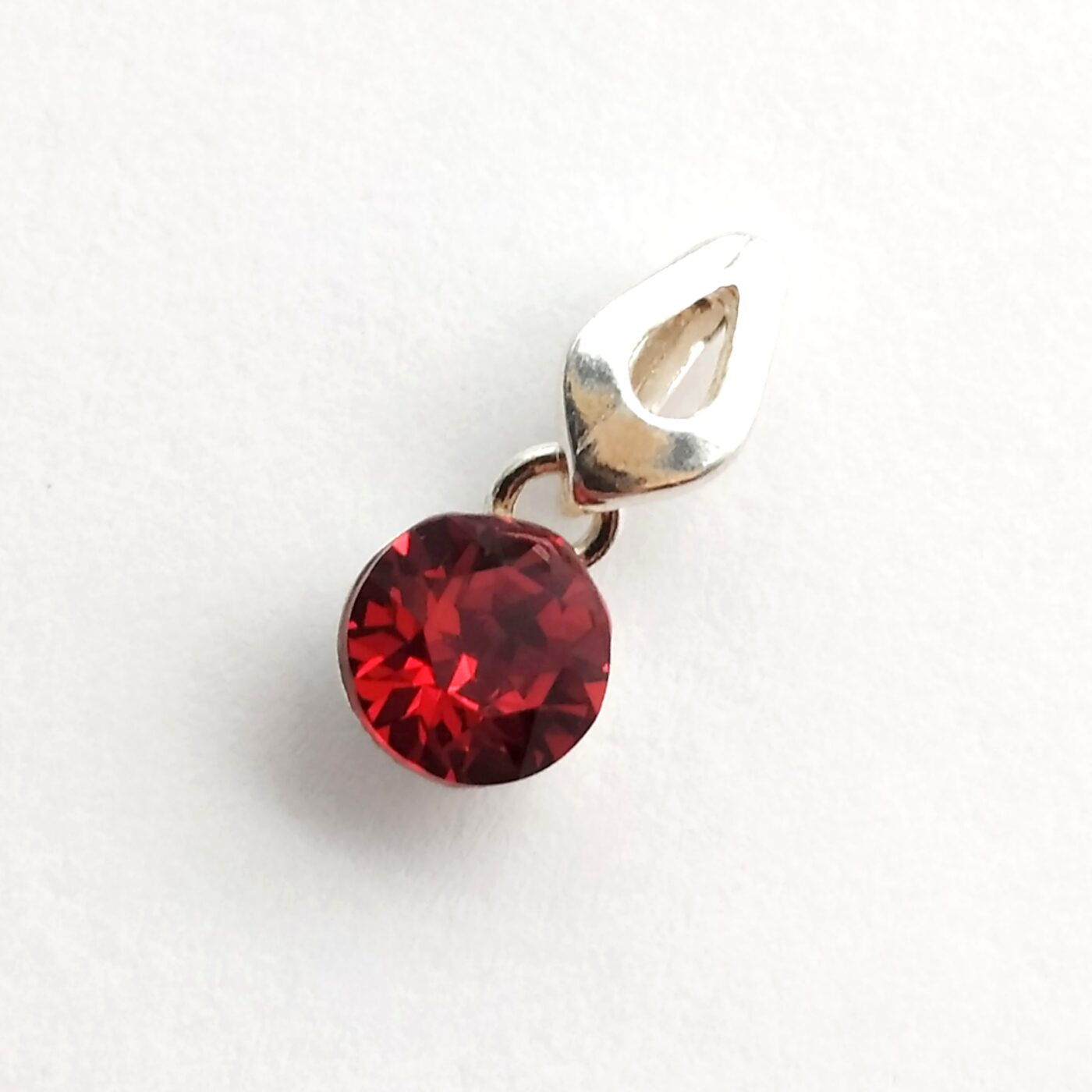 Colgante Xirius Chaton SS29 Scarlet
