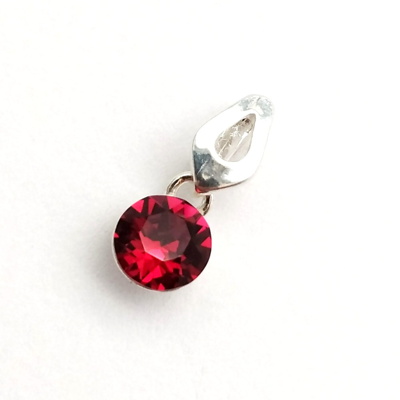 Colgante Xirius Chaton SS29 Ruby